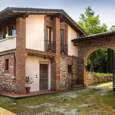 לינה וארוחת בוקר לונאטו Antico Cascinale Lombardo חדר תמונה