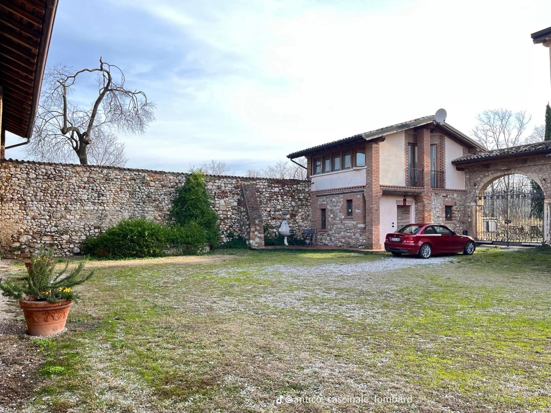 לינה וארוחת בוקר לונאטו Antico Cascinale Lombardo מראה חיצוני תמונה